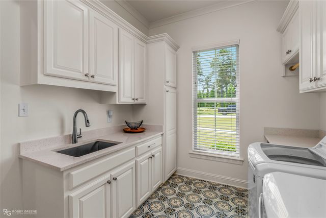 301 Ayres Circle, Benton, LA 71006