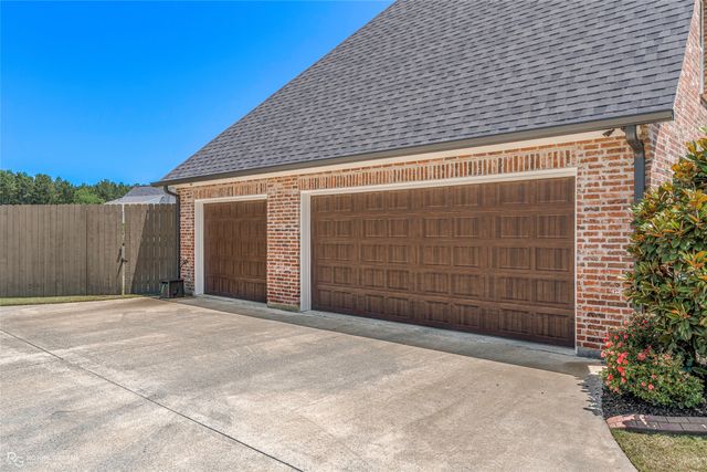 301 Ayres Circle, Benton, LA 71006