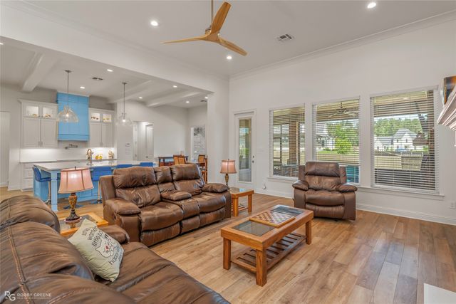 301 Ayres Circle, Benton, LA 71006