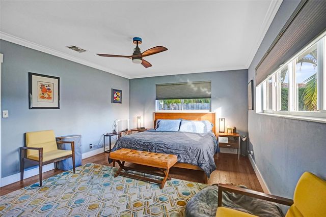 1011 SE 10th Court, Deerfield Beach, FL 33441