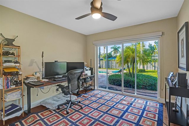 1011 SE 10th Court, Deerfield Beach, FL 33441