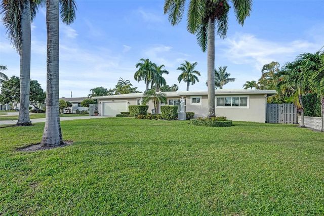 1011 SE 10th Court, Deerfield Beach, FL 33441