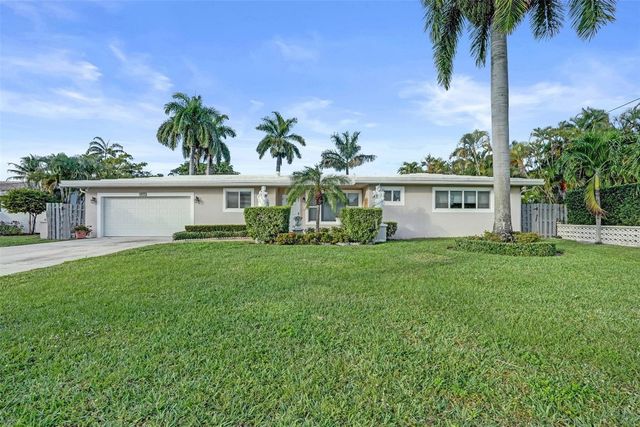 1011 SE 10th Court, Deerfield Beach, FL 33441