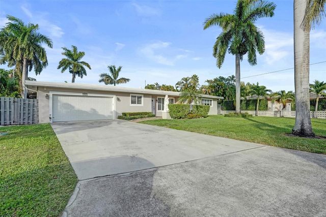 1011 SE 10th Court, Deerfield Beach, FL 33441