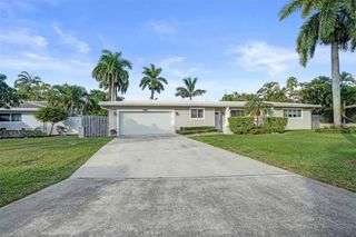1011 SE 10th Court, Deerfield Beach, FL 33441