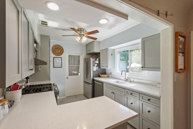 704 N Crescent Ave, Lodi, CA 95240