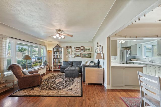 704 N Crescent Ave, Lodi, CA 95240