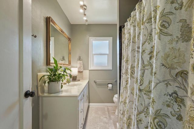 704 N Crescent Ave, Lodi, CA 95240