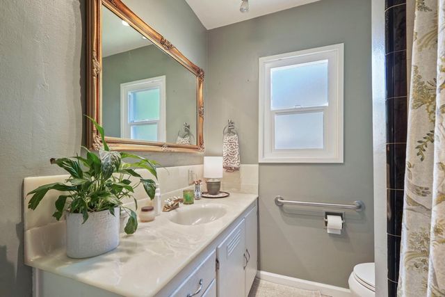 704 N Crescent Ave, Lodi, CA 95240