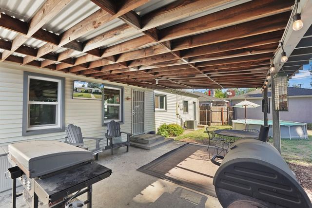 704 N Crescent Ave, Lodi, CA 95240