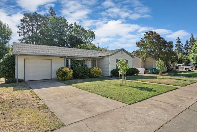 704 N Crescent Ave, Lodi, CA 95240