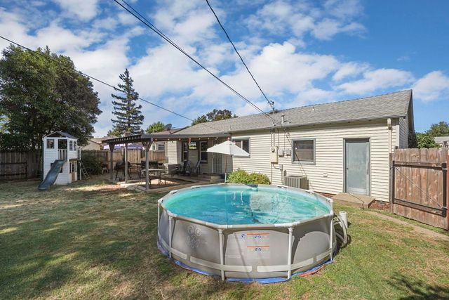 704 N Crescent Ave, Lodi, CA 95240
