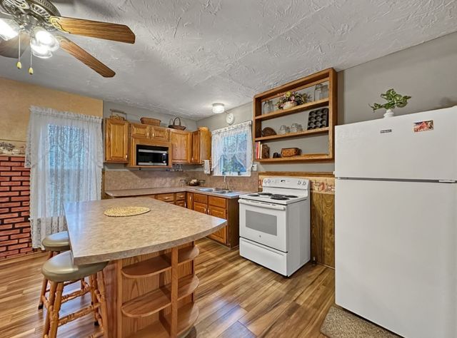 4913 ROCK CREEK Road, Cochranton, PA 16314