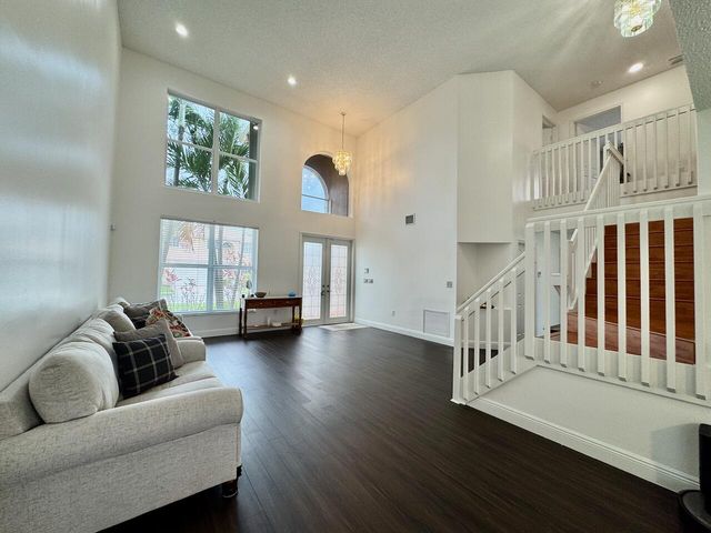 5313 NW 118th Avenue, Coral Springs, FL 33076