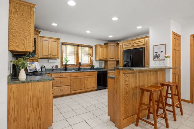 3606 Sun Valley Drive NE, North Liberty, IA 52317