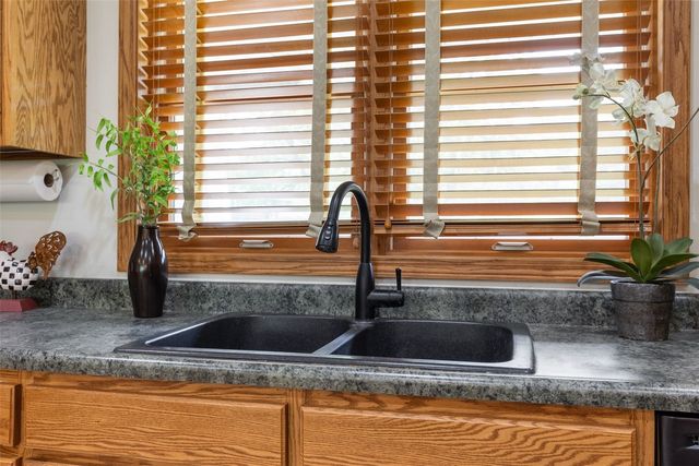 3606 Sun Valley Drive NE, North Liberty, IA 52317