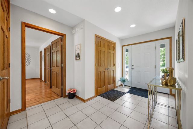 3606 Sun Valley Drive NE, North Liberty, IA 52317