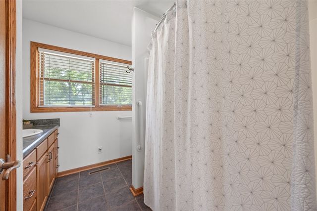 3606 Sun Valley Drive NE, North Liberty, IA 52317