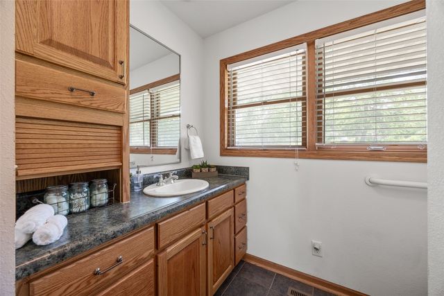 3606 Sun Valley Drive NE, North Liberty, IA 52317