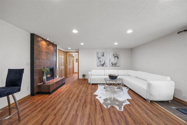 3606 Sun Valley Drive NE, North Liberty, IA 52317