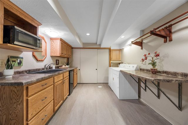 3606 Sun Valley Drive NE, North Liberty, IA 52317