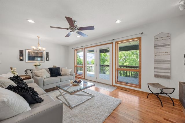 3606 Sun Valley Drive NE, North Liberty, IA 52317