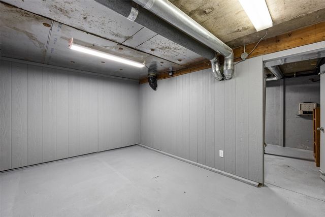 3606 Sun Valley Drive NE, North Liberty, IA 52317