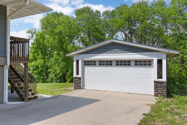 3606 Sun Valley Drive NE, North Liberty, IA 52317
