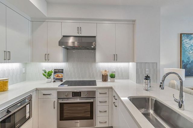 1125 Esther Court, Palo Alto, CA 94303