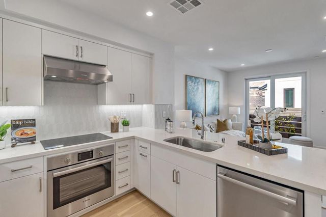 1125 Esther Court, Palo Alto, CA 94303