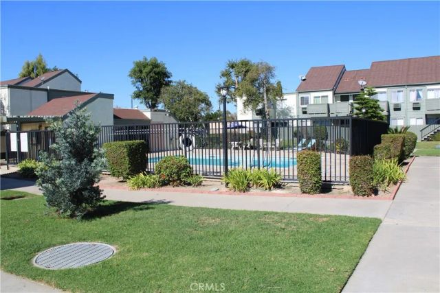 635 N Bristol, Santa Ana, CA 92703