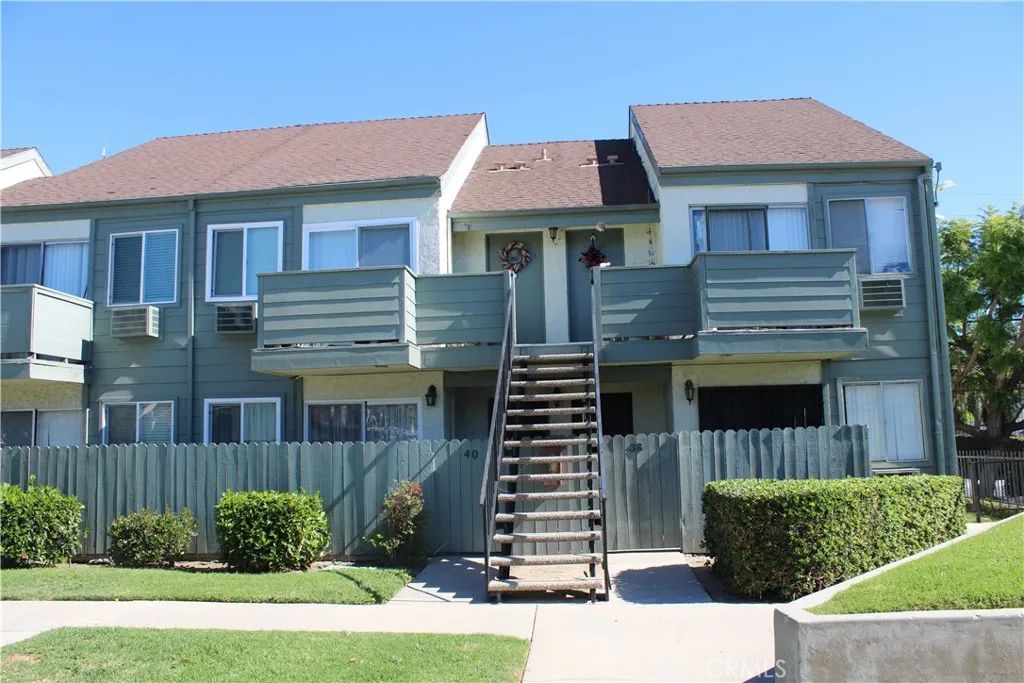 635 N Bristol, Santa Ana, CA 92703