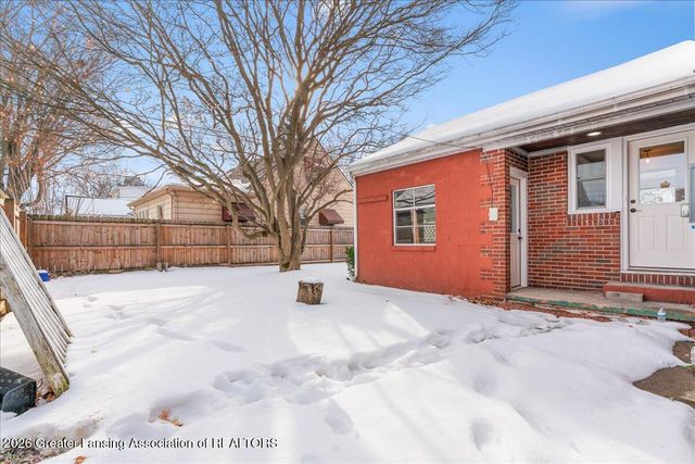 1501 Shubel Avenue, Lansing, MI 48910