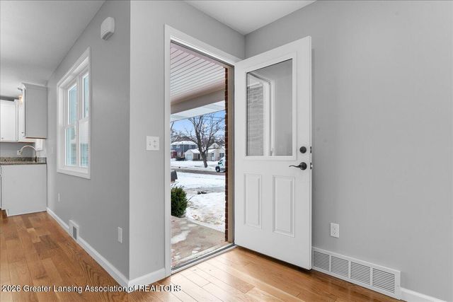 1501 Shubel Avenue, Lansing, MI 48910