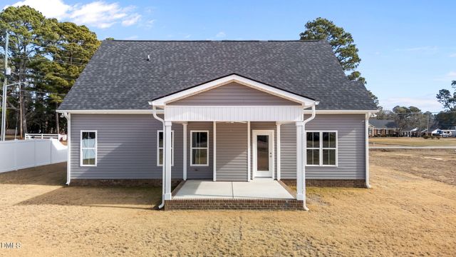 1039 N Lincoln Street, Benson, NC 27504