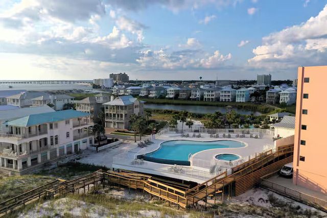 3590 Waverly Circle, Destin, FL 32541