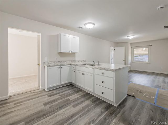 20862 Kenwood Street, Farmington Hills, MI 48336