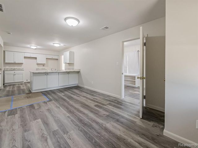 20862 Kenwood Street, Farmington Hills, MI 48336