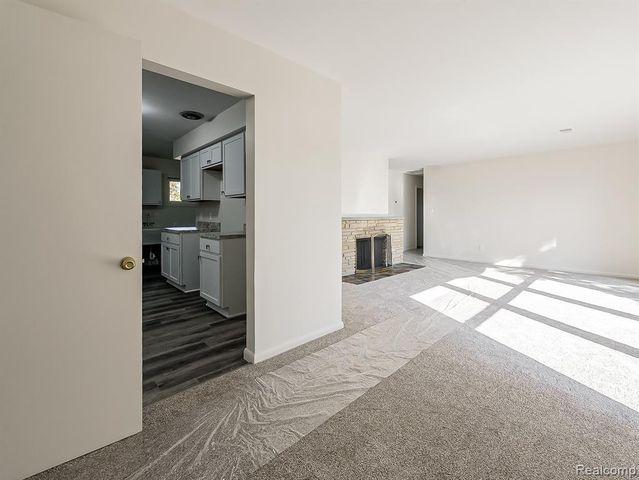 20862 Kenwood Street, Farmington Hills, MI 48336