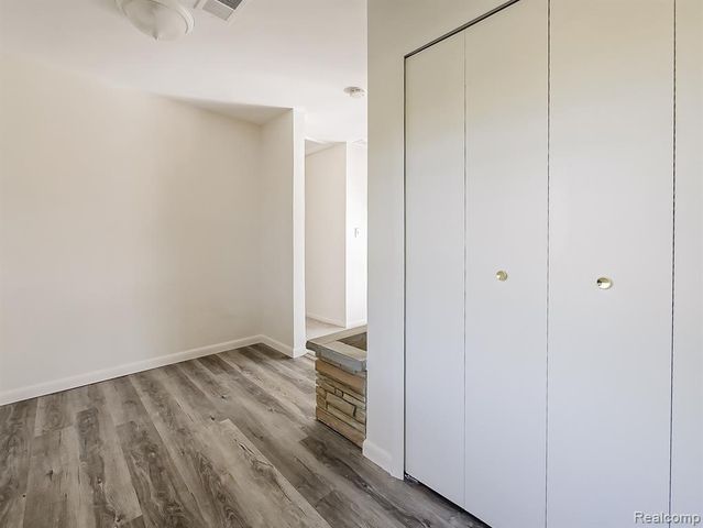 20862 Kenwood Street, Farmington Hills, MI 48336