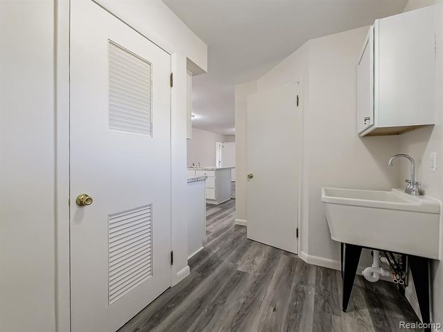 20862 Kenwood Street, Farmington Hills, MI 48336