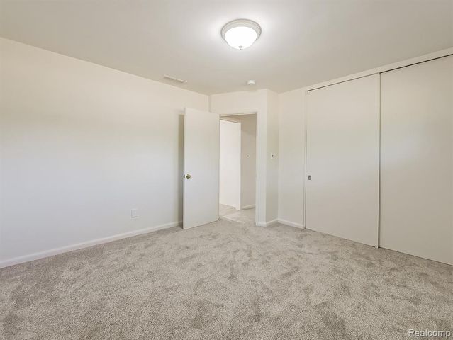 20862 Kenwood Street, Farmington Hills, MI 48336