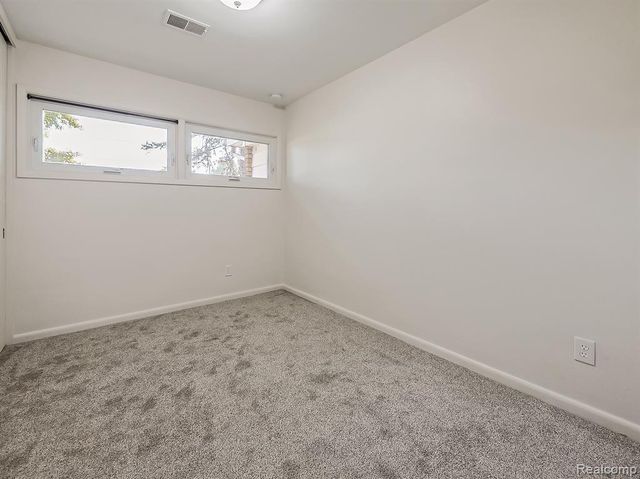 20862 Kenwood Street, Farmington Hills, MI 48336