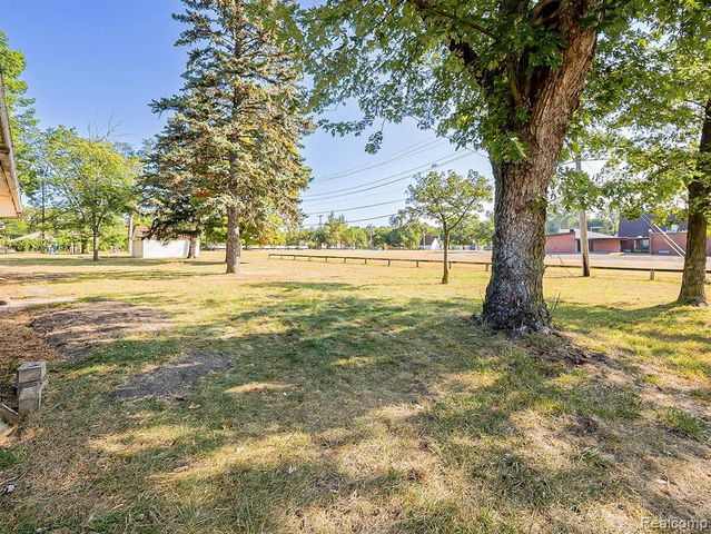 20862 Kenwood Street, Farmington Hills, MI 48336