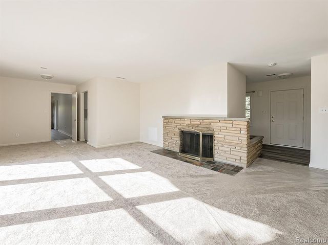 20862 Kenwood Street, Farmington Hills, MI 48336