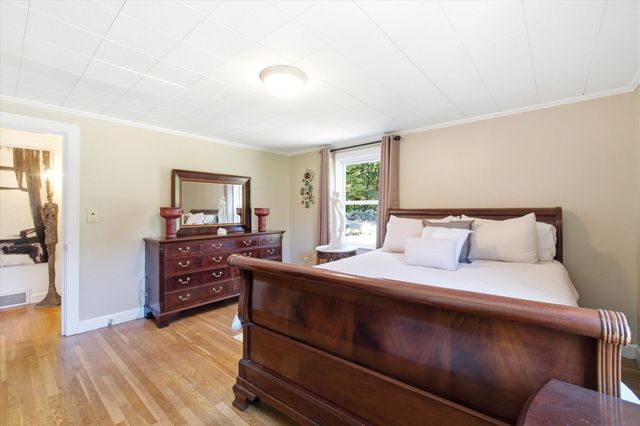 150 Wallace Road, Bedford, NH 03110