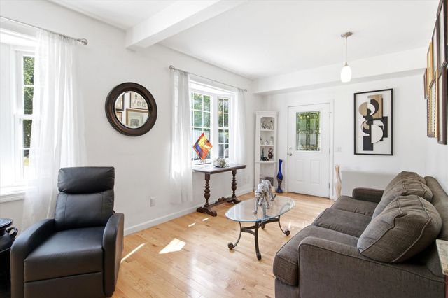 150 Wallace Road, Bedford, NH 03110