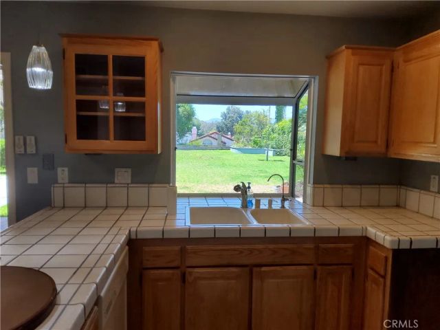 25540 Pembrook, Saugus, CA 91350