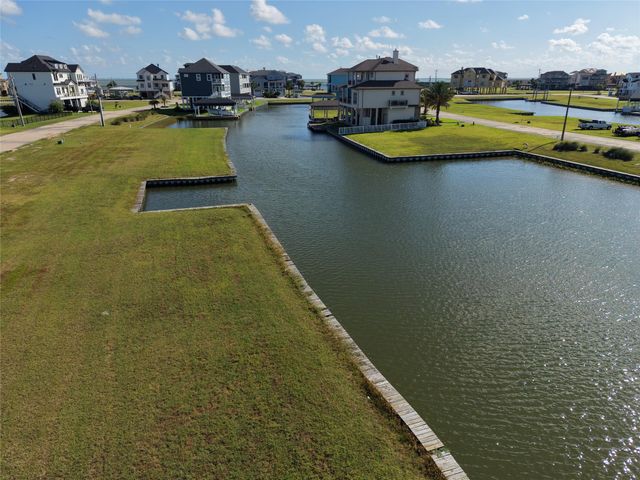 14 Saddlebunch, Hitchcock, TX 77563