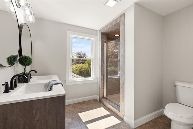 129 A-B Maple Ave, Shrewsbury, MA 01545